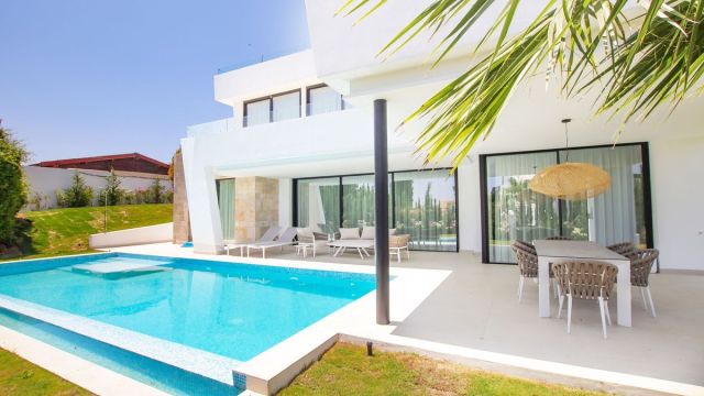 ESPECTACULAR VILLA DE OBRA NUEVA EN VALLE ROMANO, ESTEPONA