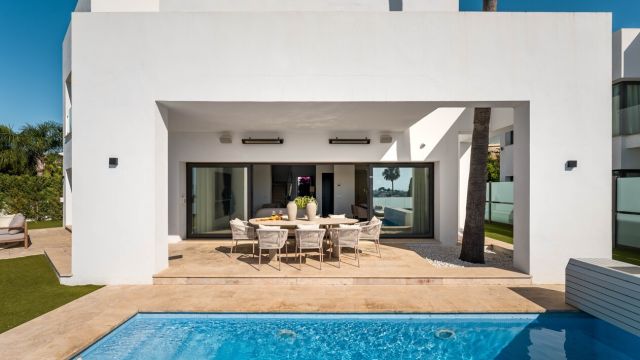 VILLA SOLARA | EXKLUSIVE ZEITGENÖSSISCHE VILLA IN ATALAYA FAIRWAYS, BENAHAVÍS