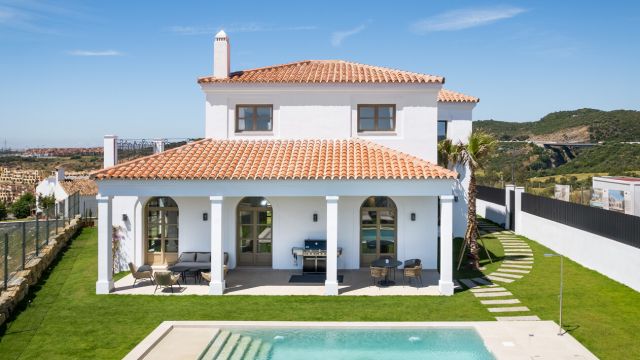 VILLA MONTILLA | INDRUKWEKKENDE MODERNE VILLA IN VALLE ROMANO, ESTEPONA MET ZEEZICHT