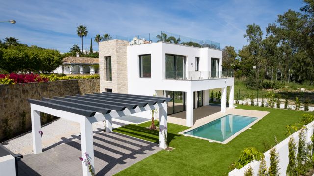 VILLA MARTINA | MODERNE VILLA IN MONTE BIARRITZ, ESTEPONA-OOST