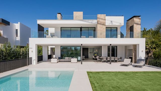 VILLA ALBA | CONTEMPORARY VILLA IN LOS NARANJOS, NUEVA ANDALUCÍA