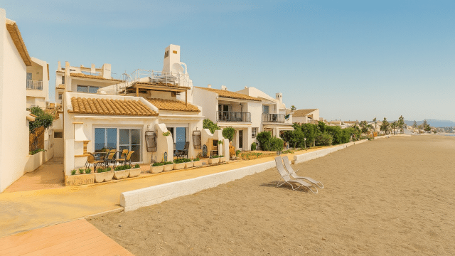 BAHÍA DORADA III | IMPRESIONANTE VILLA RENOVADA EN BAHÍA DORADA CON ACCESO DIRECTO A LA PLAYA EN ESTEPONA OESTE