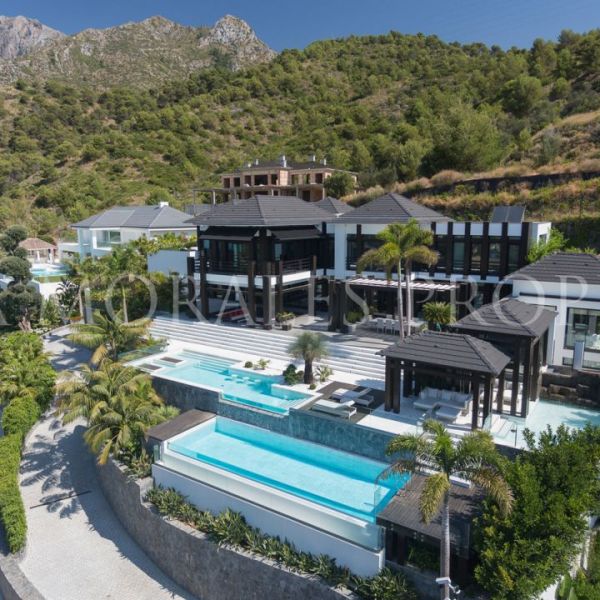 Exclusiva Villa de Diseño Contemporáneo en Cascada de Camoján