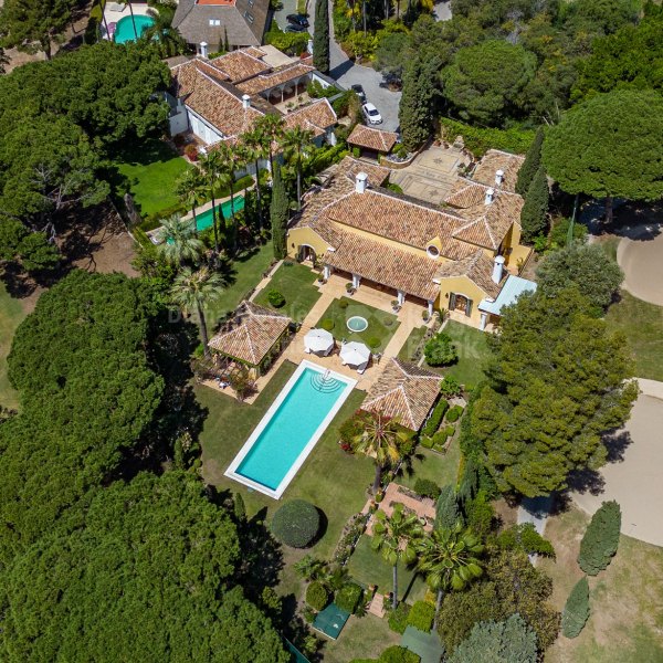 Luxuriöse Villa in erster Reihe in Vereda del Golf, Rio Real