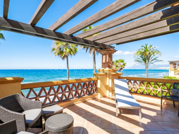 Appartement en bord de mer à Rio Real Playa, Marbella Est