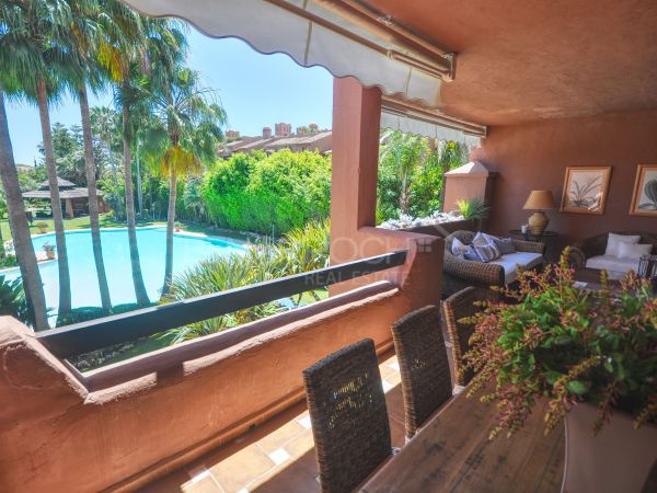 Impeccable appartement à Alhambra del Golf, Estepona