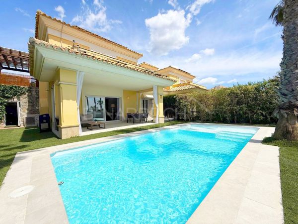 Semi-detached house with sea views in Santa Clara Golf, Marbella