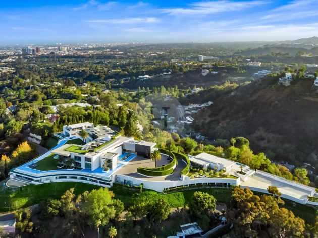 Villa for sale in Los Angeles