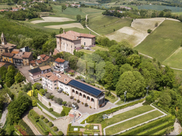Beautiful 3 Building Residential & Commercial Complex in Monferrato, Piedmont, Italy