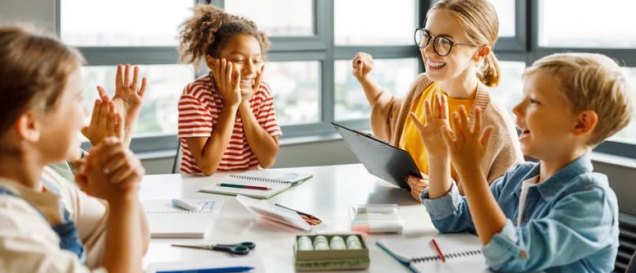 a group of young kids in an international school, featured image for the article 