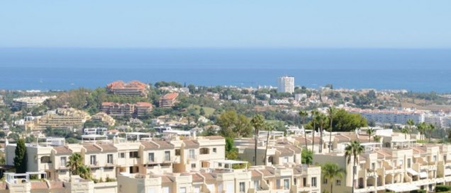 a panoramic view of residential area at hill of Marbella, featured image for the article 