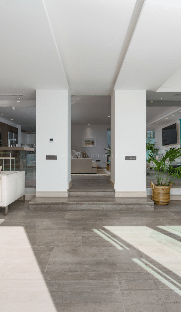 Villa Moderna en Nueva Andalucía, Marbella con Vistas al Mar