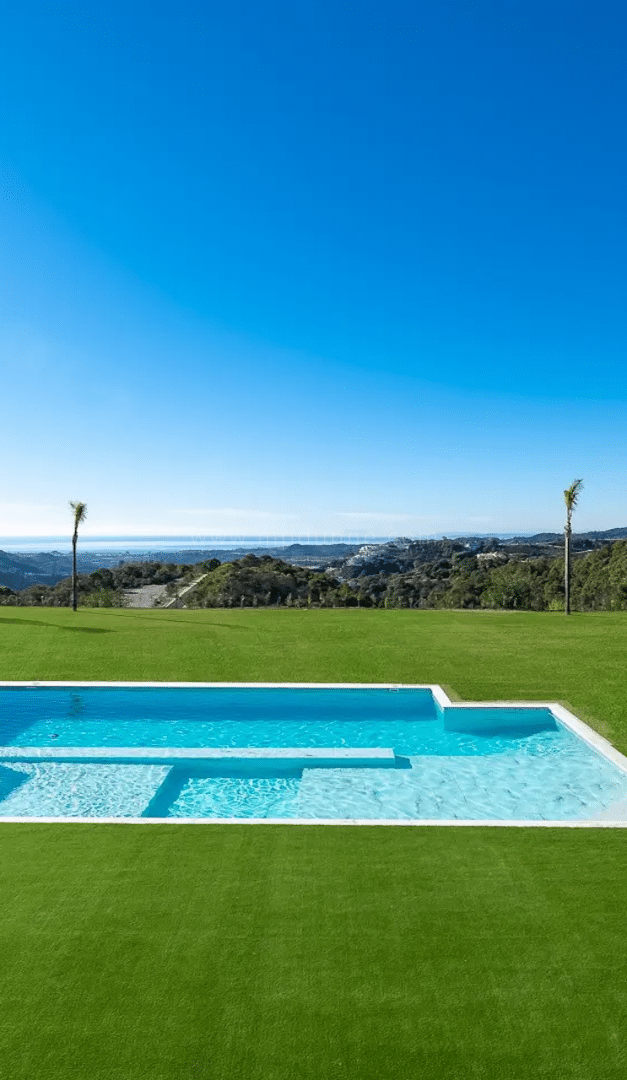 Neu gebaute Villa mit Meerblick im Marbella Club Golf Resort, Benahavis