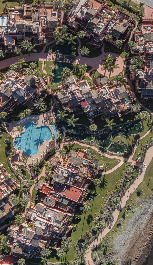 Duplex-Penthouse am Strand mit Meerblick in der New Golden Mile Estepona