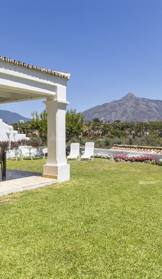 Maison de Ville avec Vue sur la Montagne, Puerto Banus