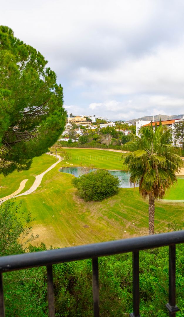 Townhouse with Golf Views in La Quinta, Benahavis