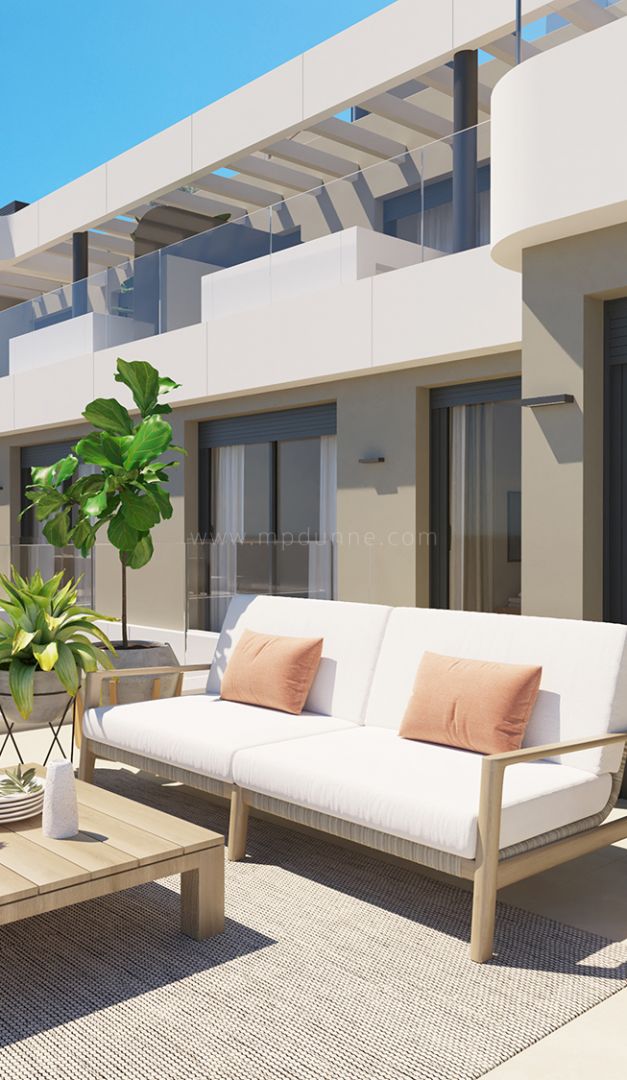 Exclusivo apartamento en planta baja con jardín privado y jacuzzi