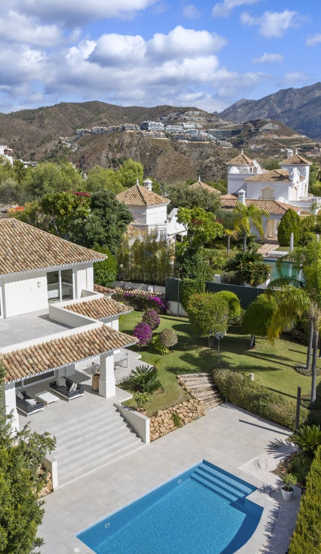 Luxusvilla mit Golf- und Meerblick in La Quinta, Benahavís