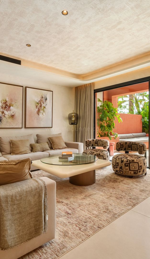 Renoviertes Stadthaus mit vier Schlafzimmern an der Goldenen Meile von Marbella