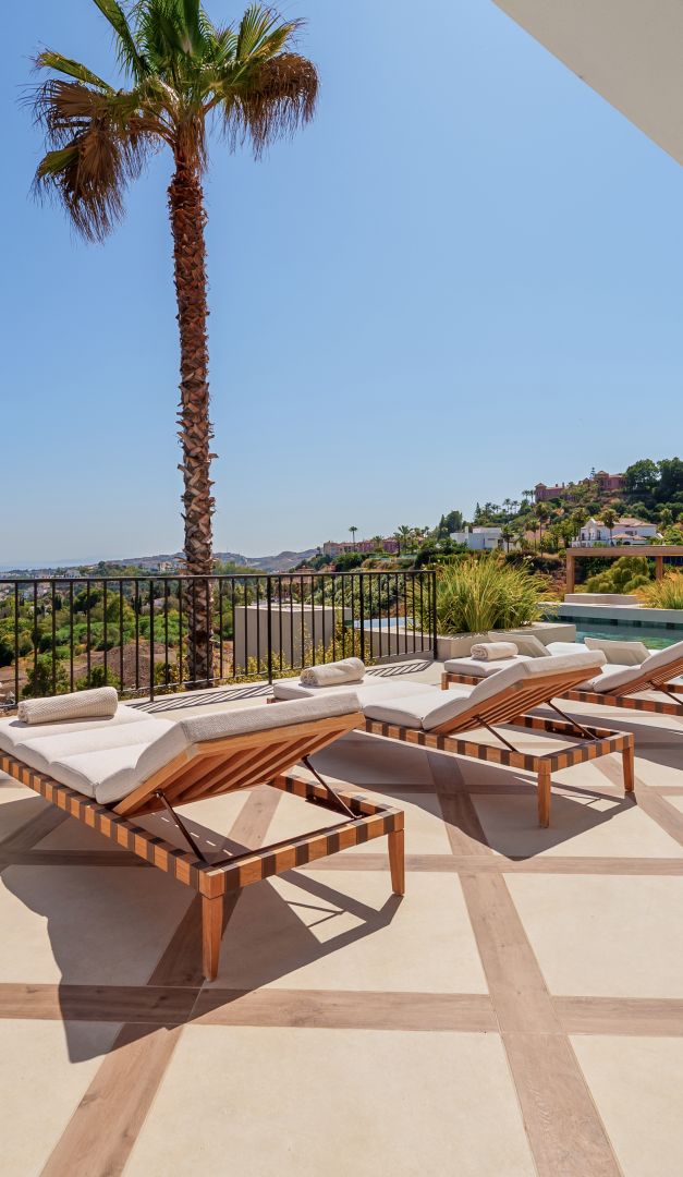 Luxury Villa with Panoramic Sea Views in La Quinta