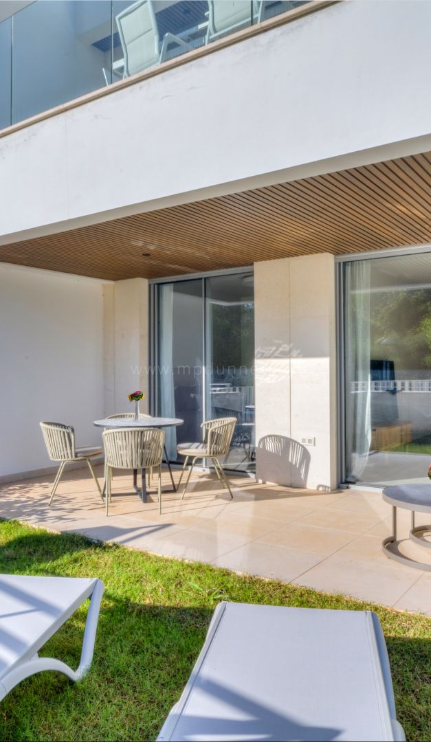 Moderno Apartamento en Planta Baja en Comunidad Cerrada a 200m de la Playa