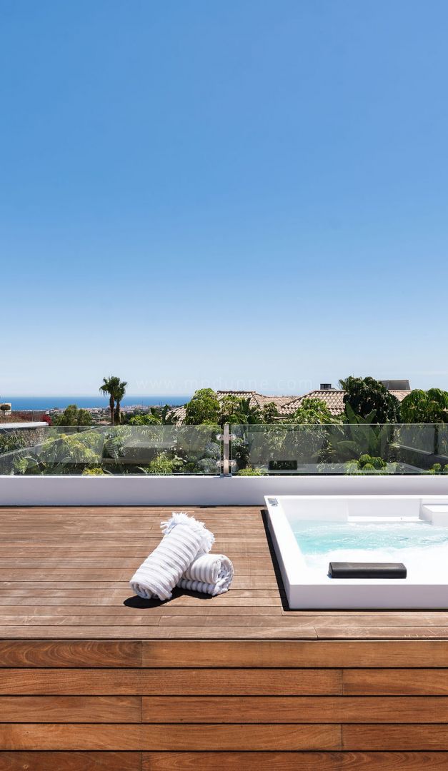 Five Bedroom Family Villa in La Quinta, Benahavís