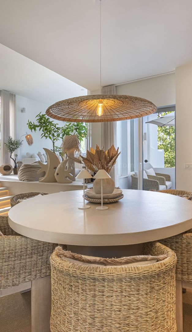 Villa de cuatro dormitorios en Atalaya de Río Verde, Nueva Andalucía