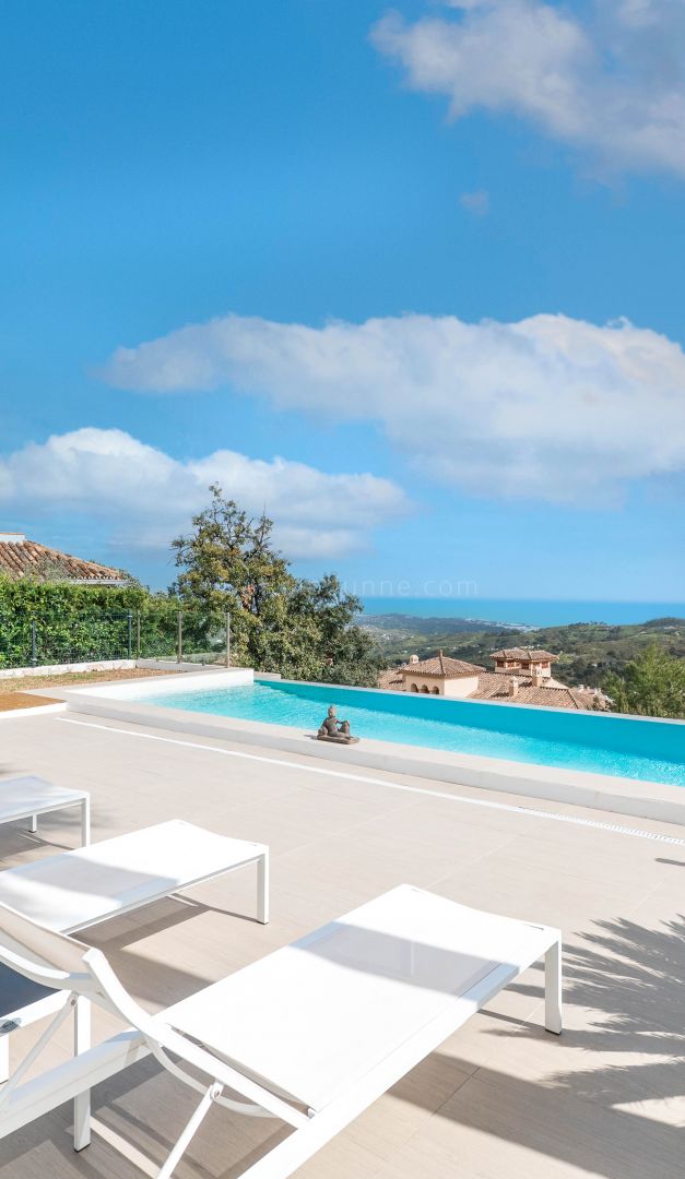 Villa de Cinco Dormitorios con Vistas Panorámicas en La Mairena