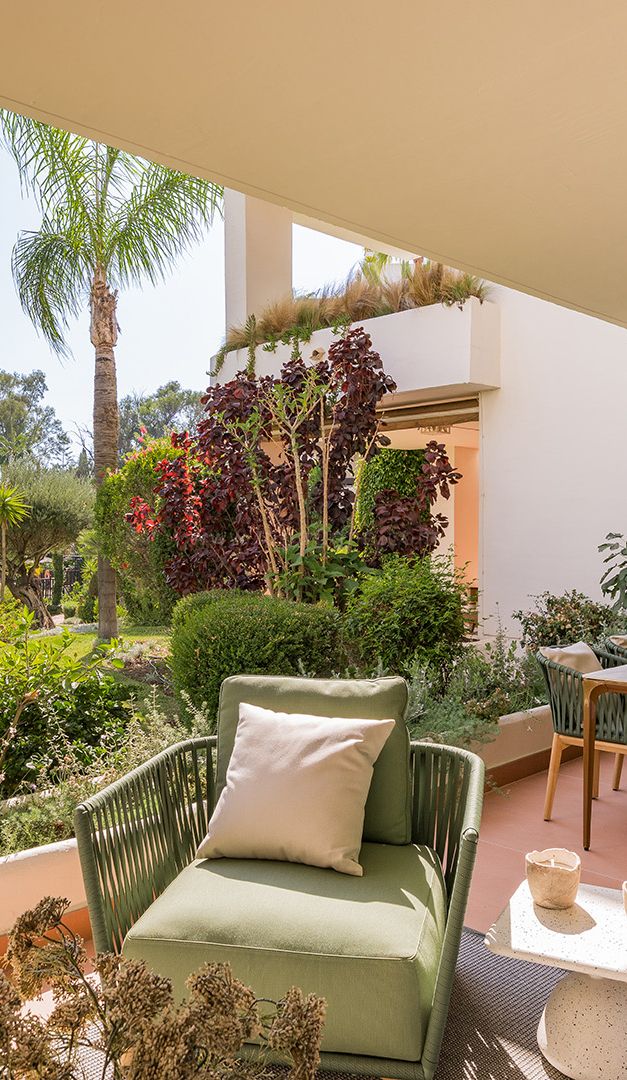 Turnkey Beachfront Apartment, Bahía del Velerín, New Golden Mile, Estepona