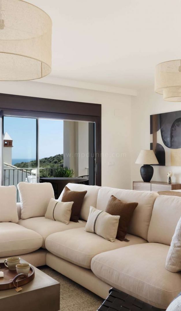 Modern Townhouse Frontline Golf with Solarium in West Estepona