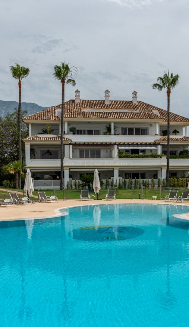 Apartamento de Tres Dormitorios en Monte Paraíso, Marbella