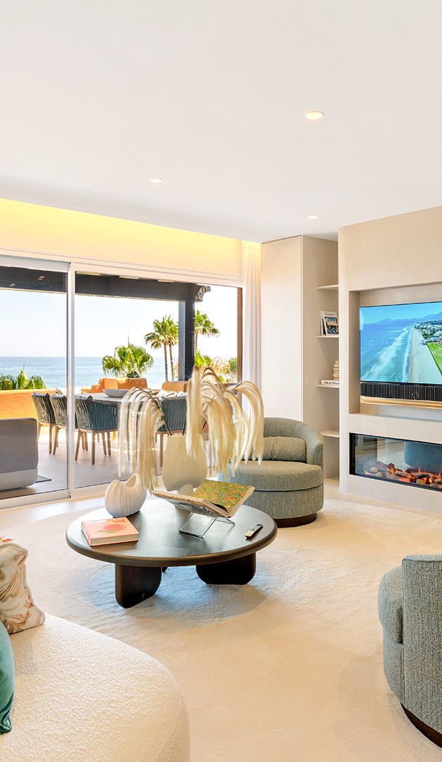 Vier Schlafzimmer Wohnung am Strand mit Panoramablick aufs Meer