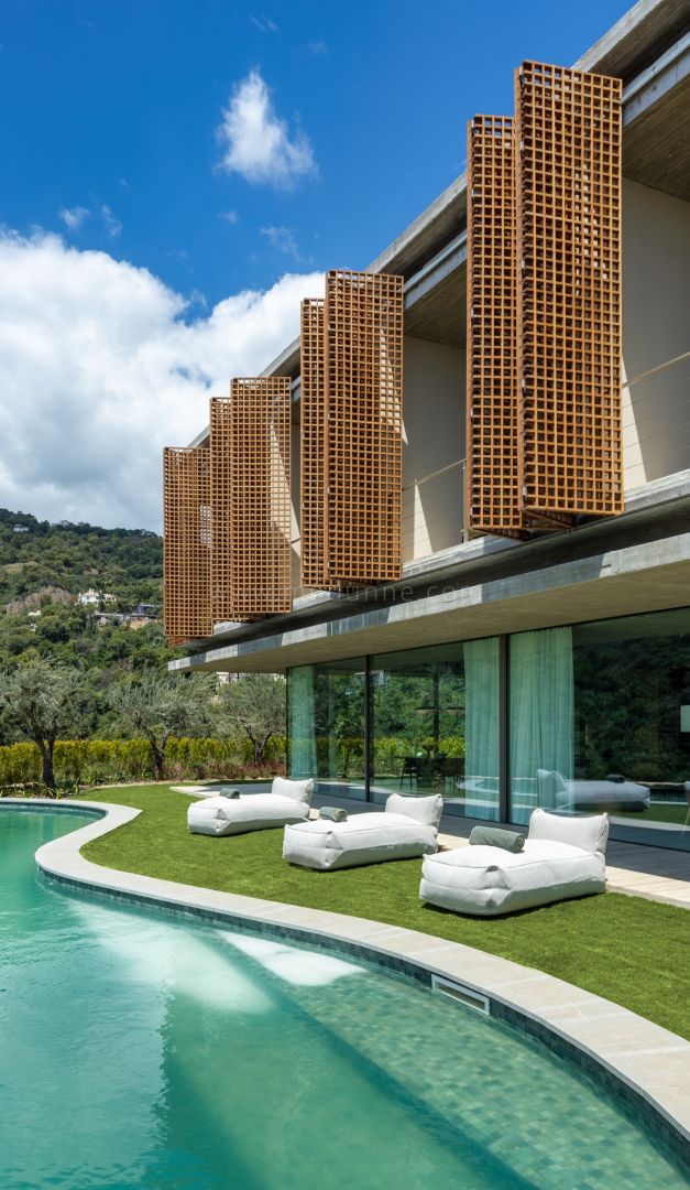 Modern Seven Bedroom Villa with Sea Views in El Madroñal