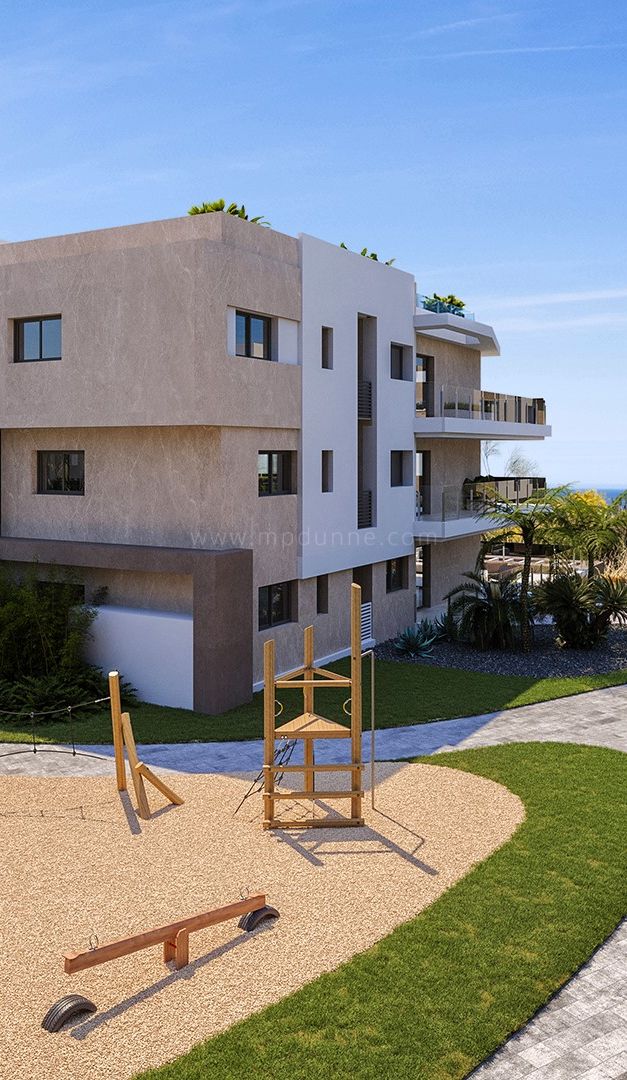 Penthouse mit drei Schlafzimmern und Meerblick in Estepona, New Golden Mile