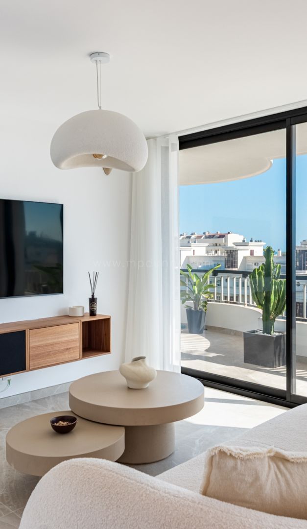 Penthouse Rénové avec Vue sur la Mer au Centre de Marbella