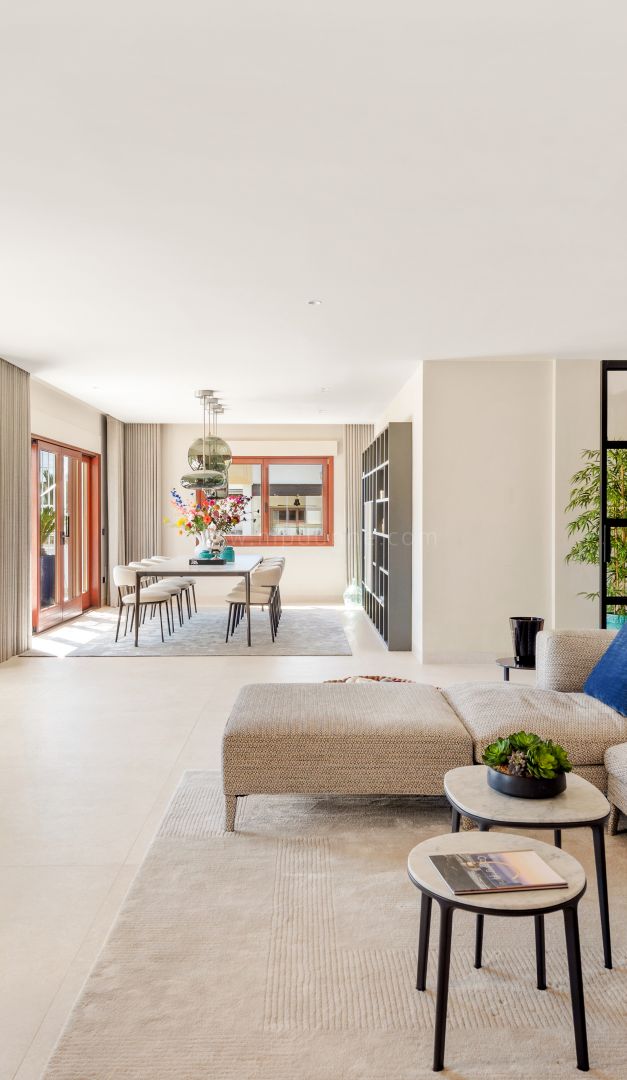 Duplex-Penthouse mit Panoramablick auf die Berge an Marbellas Golden Mile