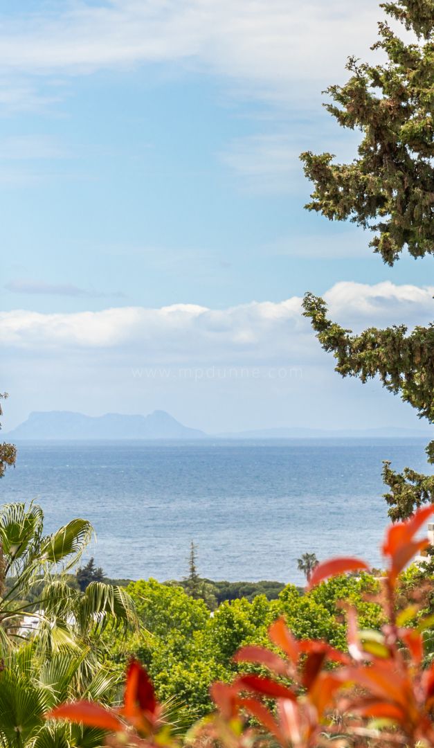 Key Ready Modern Villa with Sea Views in La Fuente, Marbella