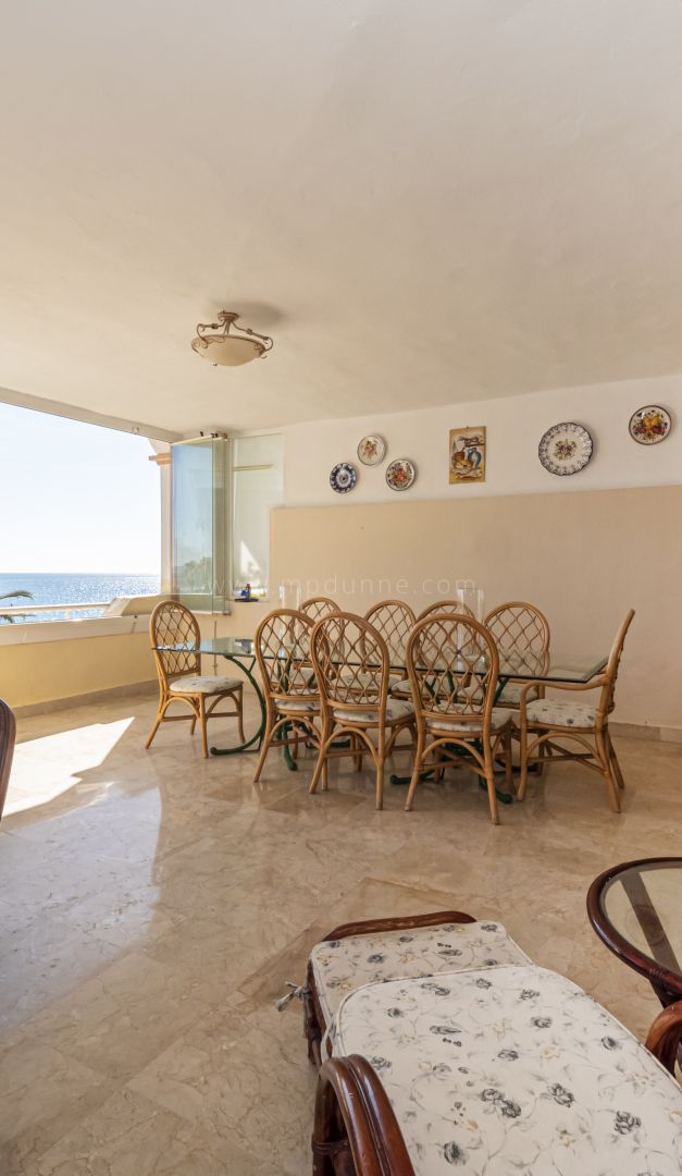 Strandwohnung in La Herradura, Puerto Banús