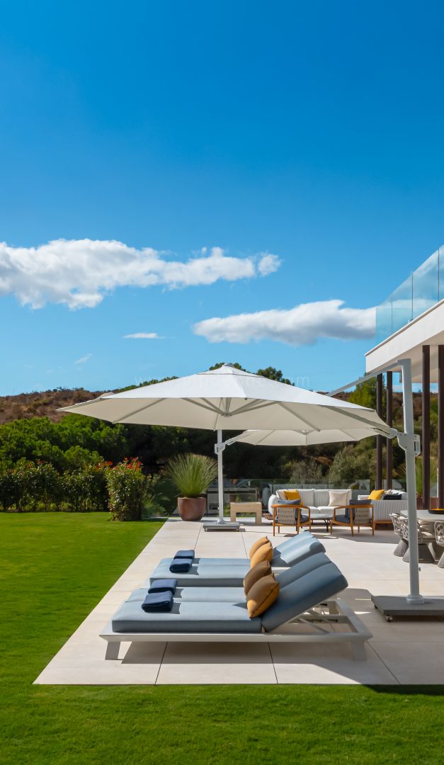 Moderne Villa mit Meerblick im Marbella Hill Club