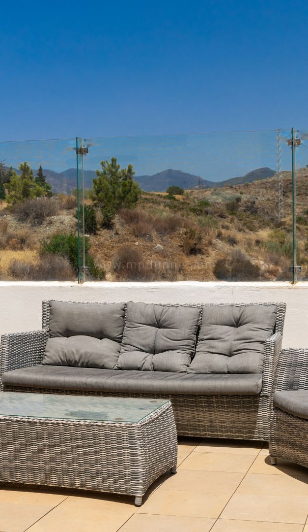 Penthouse mit Atemberaubendem Meerblick in Benahavis, Costa del Sol