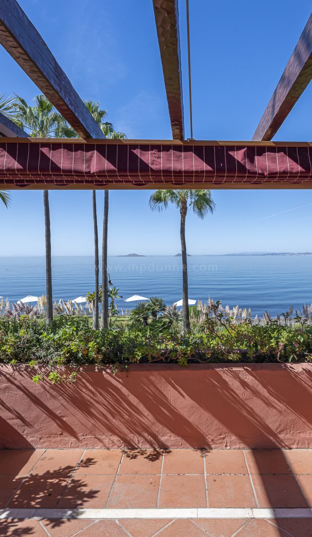 Luxury Modern Penthouse with Panoramic Sea Views in Cabo Bermejo