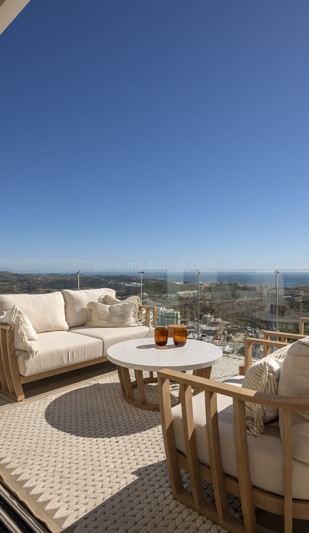 Penthouse Moderne avec Vues Panoramiques sur la Mer et Piscine Privée à La Cala de Mijas