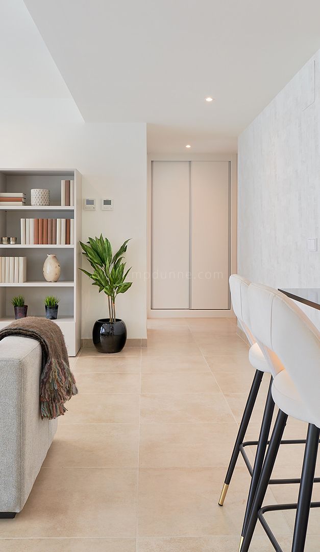 Apartamento en Planta Baja Listo para Entrar con Jardín Privado en Atalaya, Marbella