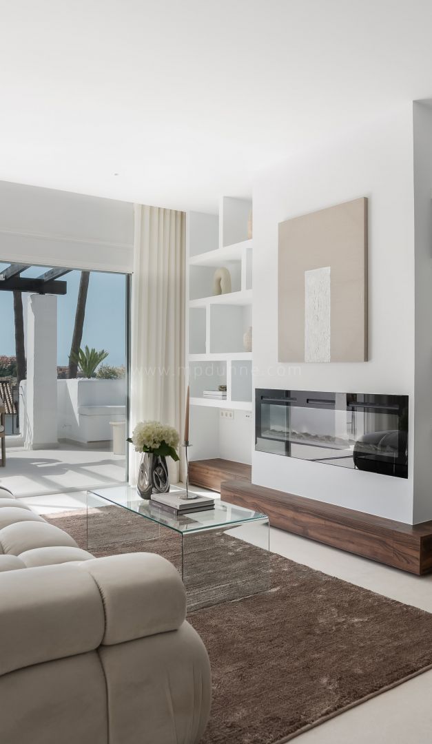 Ático de Lujo con Vistas al Mar en Nueva Andalucía