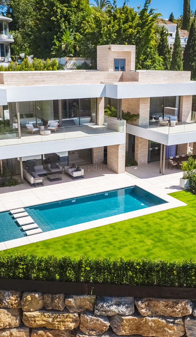 Moderne Villa über vier Ebenen in El Paraíso Alto, Benahavís