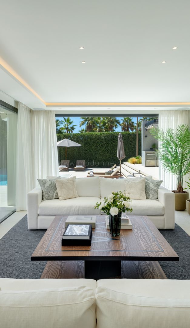 Modern 6 Bedroom Home with Sea Views, Nueva Andalucía