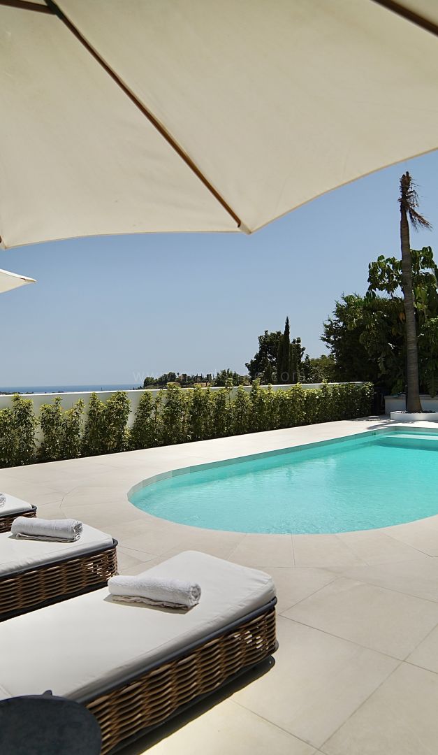 Villa mit Panoramameerblick in La Quinta, Benahavis