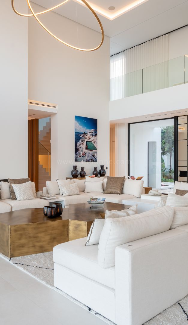 Modern Luxury Villa with Sea Views in El Madroñal