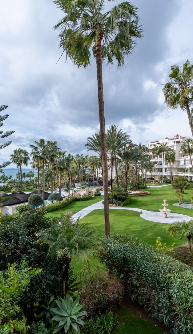 Frontline Beach Apartment in Las Dunas Park, Estepona