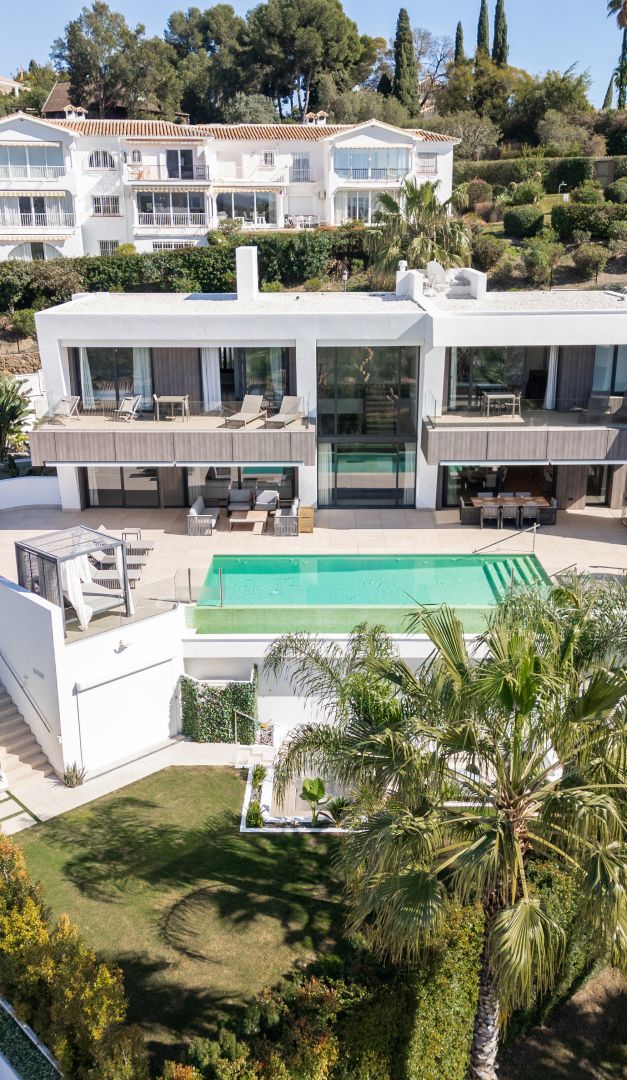 Moderne Villa mit Panoramablick in El Paraiso